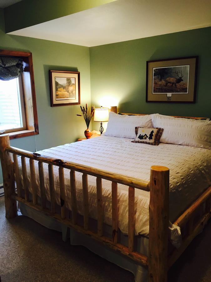 Two Bears Inn Bed & Breakfast Red Lodge Exterior photo